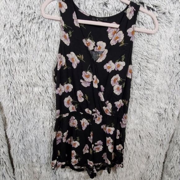 Floral faux wrap‎ romper jumpsuit size large - Picture 4 of 8